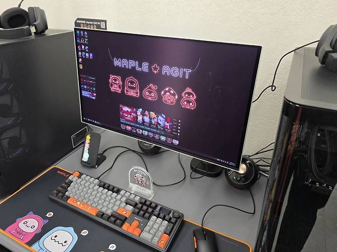 밝은 환경에서도 좋은 화면을 보여주는 '오디세이 OLED G6'