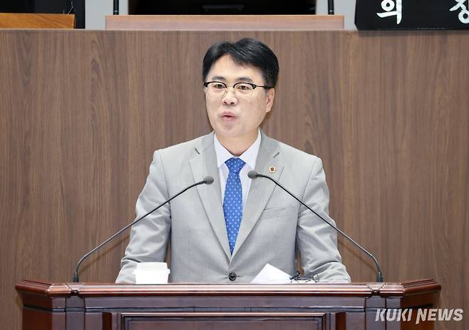 충남도의회 정병인 의원(천안8‧더불어민주당)이 5일 제362회 정례회 1차 본회의에서 5분 발언을 하고 있다.