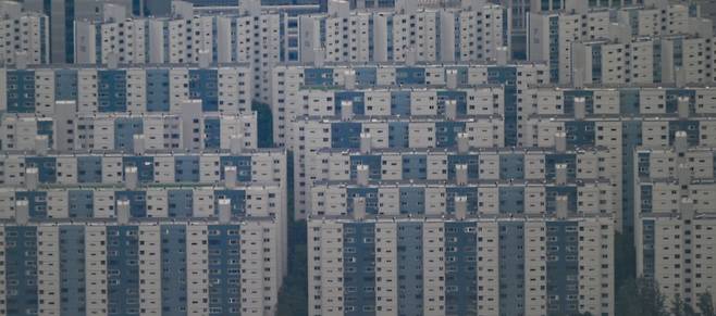 서울 송파구 롯데월드 타워에서 바라본 아파트 단지의 모습. 윤웅 기자