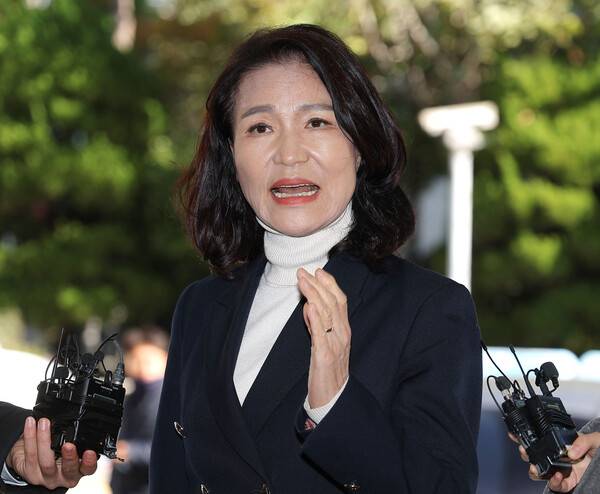 ▲공직선거법 위반 등 혐의를 받는 이진숙 전 방송통신위원장이 10월27일 서울 영등포경찰서에 조사를 받기 위해 출석하고 있다. ⓒ연합뉴스