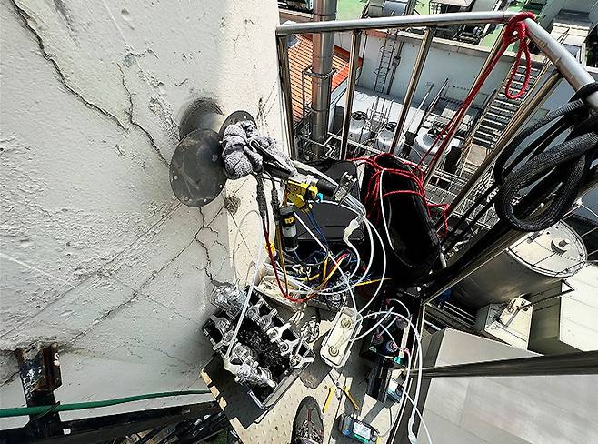 현재 대기배출사업장 굴뚝 실태를 보여주는 사진