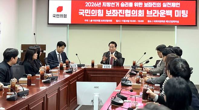 ▲ 유정복 인천시장이 6일 낮 12시 국회의원회관 제2간담회실에서 열린 '2026 지방선거 승리를 위한 보좌진의 실전 제언-국민의힘 보좌진협의회 브라운백 미팅'에서 발언하고 있다.