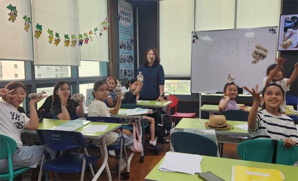 다문화 어울림 공유학교의 수업 장면.