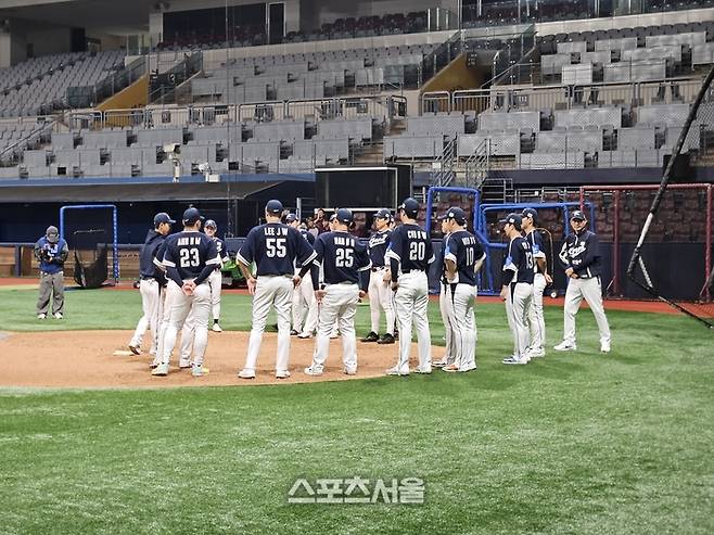 2025 K-베이스볼 시리즈에 출전할 야구대표팀이 5일 고척스카이돔에서 팀 훈련을 소화하고 있다. 고척 | 김동영 기자 raining99@sportsseoul.com