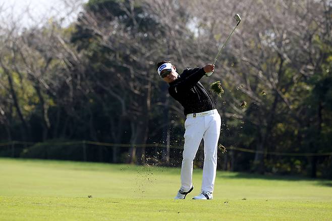 박상현이 5일 테디밸리 골프&리조트에서 열린 KPGA투어 시즌 최종전 투어 챔피언십 1라운드에서 아이언 샷하고 있다. 사진 | KPGA
