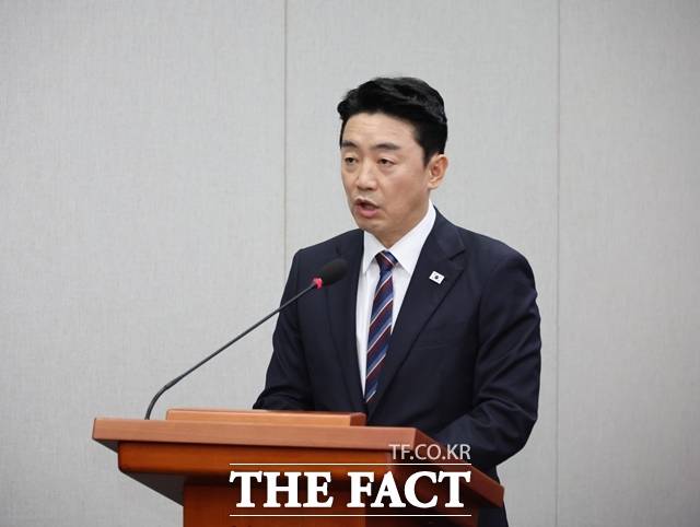 강훈식 대통령 비서실장이 6일 서울 여의도 국회에서 열린 운영위원회의 대통령비서실 등 국정감사에서 인사말을 하고 있다. /뉴시스