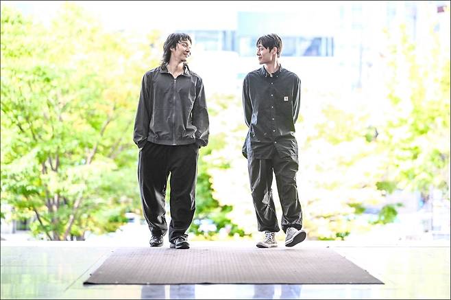 지난해 엠넷 ‘스테이지 파이터’ 출연 이후 ‘기무간지’라는 별칭을 얻은 무용수 기무간(왼쪽)과 서울시무용단 단원 노연택이 신작 ‘미메시스’에서 호흡을 맞춘다. [서울시무용단 제공]