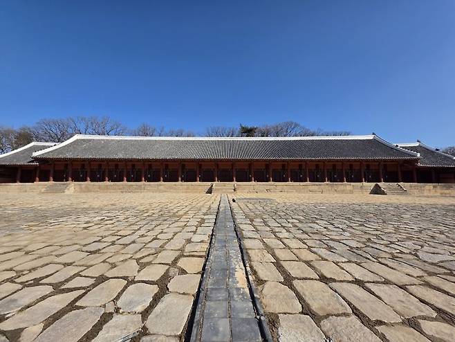[서울=뉴시스] 보수공사 마친 종묘 정전 전경 (사진=국가유산청 제공0 2025.03.31. photo@newsis.com *재판매 및 DB 금지