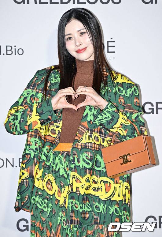 [OSEN=조은정 기자]6일 서울 중구 동대문디자인플라자(DDP)에서 '2025 F/W 서울패션위크’가 열렸다. 올해 25주년을 맞은 국내 최대 패션 행사 ‘서울패션위크’는 5일부터 9일까지 닷새간 열린다.변호사 서동주가 포즈를 취하고 있다. 2025.02.06 /cej@osen.co.kr