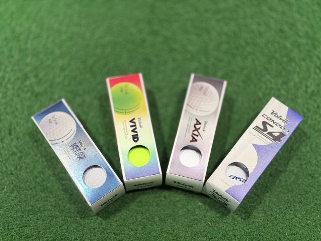 테스트에 사용된 볼빅의 벨로즈(왼쪽부터), 비비드, 엑시아, 콘도르 S4 골프볼. 김세영 기자