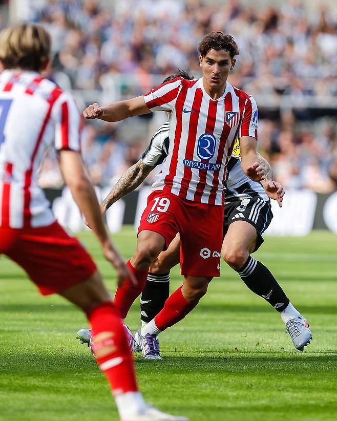 바르셀로나가 아틀레티코 마드리드의 아르헨티나 국가대표 골잡이 훌리안 알바레즈를 내년 여름 데려오려 한다. 사진출처｜아틀레티코 마드리드 페이스북