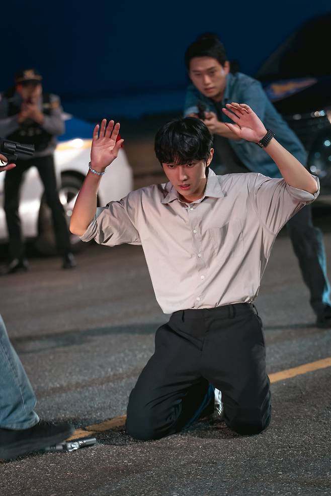 ENA 드라마 ‘착한여자 부세미’에서 전동민 역을 연기한 배우 진영 출연장면. 사진 KT스튜디오 지니