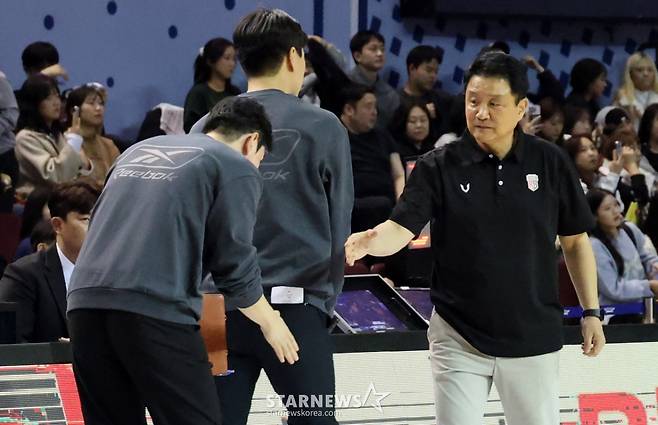 [한번에쓱] 'KBL 잘나가는 1위 정관장 잡은 삼성썬더스' 생생현장