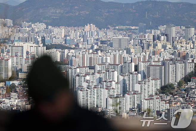 서울 남산에서 바라본 아파트 및 주택 단지. (자료사진)/뉴스1 ⓒ News1 황기선 기자