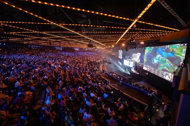 2022 LoL 월드 챔피언십 8강 DRX와 EDG 경기가 열렸던 뉴욕 매디슨 스퀘어 가든 모습. 사진 | 라이엇 게임즈