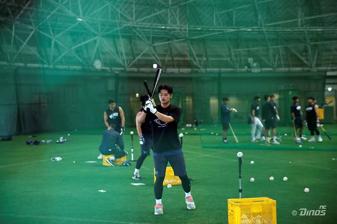 타격 훈련은 잠들기 전까지 계속된다. 사진제공=NC 다이노스