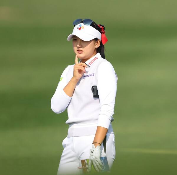 한국여자프로골프(KLPGA) 투어 2025시즌 최종전 대보 하우스디 챔피언십에 출전한 중국 선수 리슈잉이 1라운드에서 경기하는 모습이다. 사진제공=KLPGA (사진을 무단으로 사용하지 마십시오.)