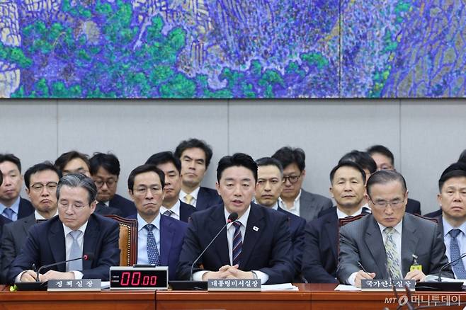 (서울=뉴스1) 신웅수 기자 = 강훈식 대통령 비서실장이 6일 서울 여의도 국회에서 열린 국회운영위원회의 대통령비서실 등에 대한 국정감사에서 의원 질의에 답변하고 있다. 2025.11.6/뉴스1  Copyright (C) 뉴스1. All rights reserved. 무단 전재 및 재배포,  AI학습 이용 금지. /사진=(서울=뉴스1) 신웅수 기자