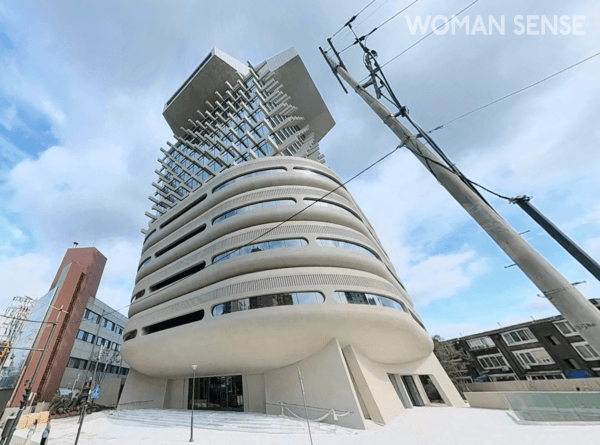 아이아이컴바인드가 9월 성수동 한 중심에 문을 연 신사옥.&nbsp; 사진=카카오맵 로드뷰