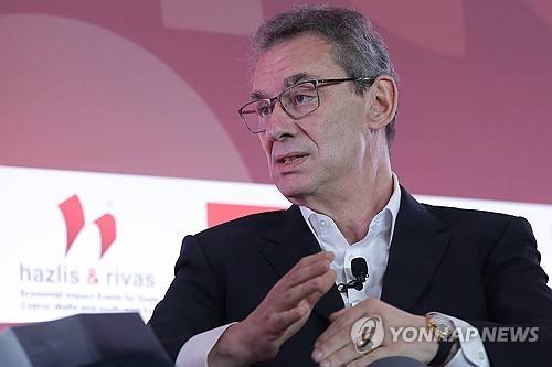 앨버트 불라 화이자 CEO [EPA 연합뉴스 자료사진. 재배부 및 DB 금지]