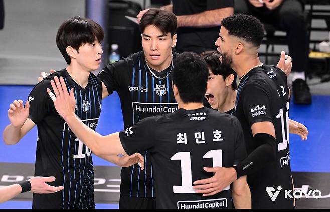 득점 후 기뻐하는 현대캐피탈 선수들 [한국배구연맹 제공. 재판매 및 DB 금지]