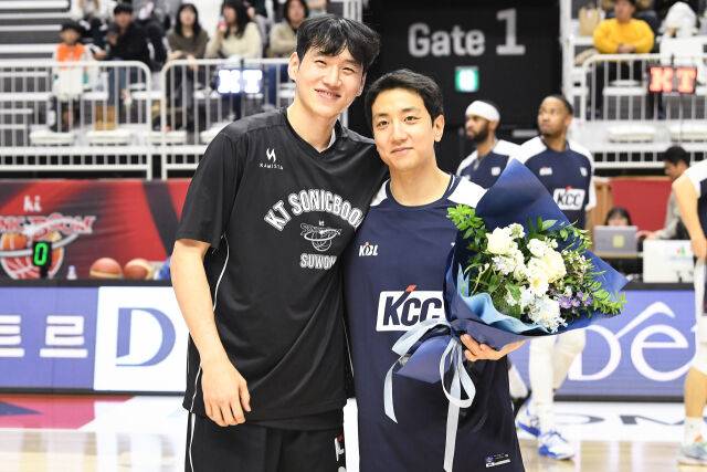 문성곤과 허훈./KBL