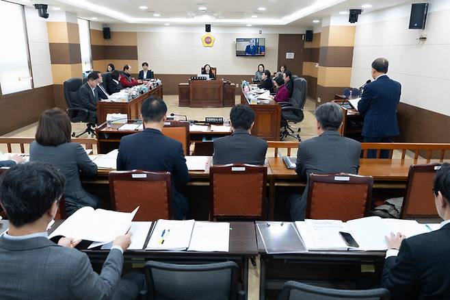 인천광역시의회 문화복지위원회(위원장 유경희)는 7일 문화복지위원회 회의실에서 인천관광공사, 인천문화재단 소관 업무에 대한 2025년도 행정사무감사를 실시했다.