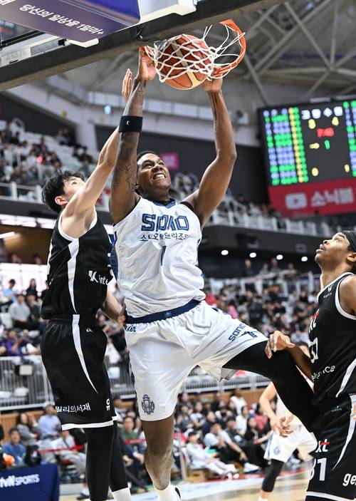 9일 수원 KT소닉붐아레나서 열린 2025~2026 LG전자 프로농구 정규리그 KT와의 원정 경기서 소노 네이던 나이트가 덩크슛을 넣고 있다. 사진=KBL