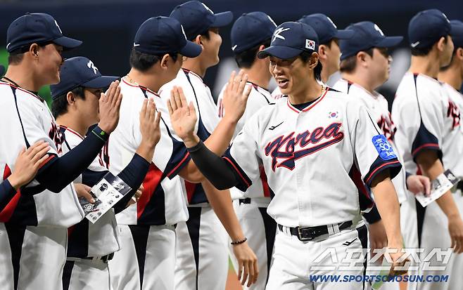 2025 K-BASEBALL SERIES 대한민국과 체코의 평가전이 8일 고척스카이돔에서 열렸다. 송성문이 입장하고 있다. 고척=박재만 기자 pjm@sportschosun.com/2025.11.08/