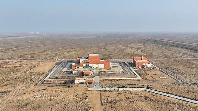 중국 간쑤성 우웨이시 민친현에 자리잡고 있는 상하이 응용물리연구소(SINAP) 우웨이 캠퍼스 전경. ⓒ 신화/연합뉴스