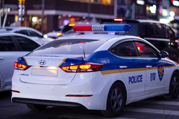 초등학생 여아를 상대로 조건만남 하려던 20대 남성이 스스로 지구대를 찾는 황당한 일이 일어났다. 사진은 기사의 이해를 돕기 위함. /사진=클립아트코리아