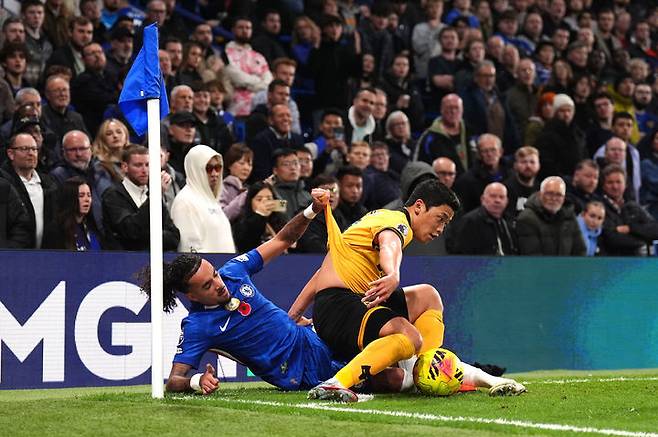 [런던=AP/뉴시스]황희찬 침묵한 울버햄튼, 첼시에 0-3 완패. 2025.11.08.