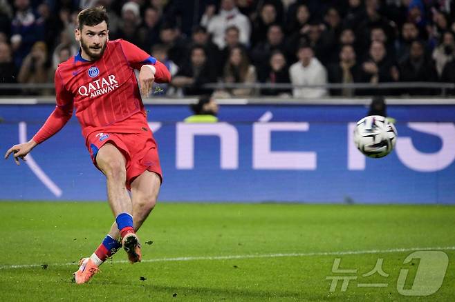 PSG 흐비차 크바라츠헬리아. ⓒ AFP=뉴스1