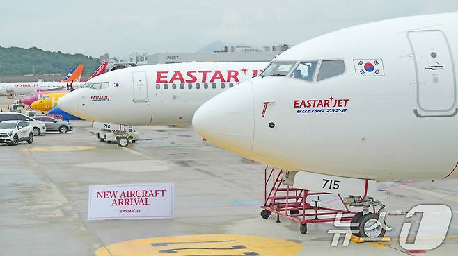 지난 9월 이스타항공에 인도된 B737-8 2대의 모습 (자료사진. 이스타항공 제공) 2025.9.19.