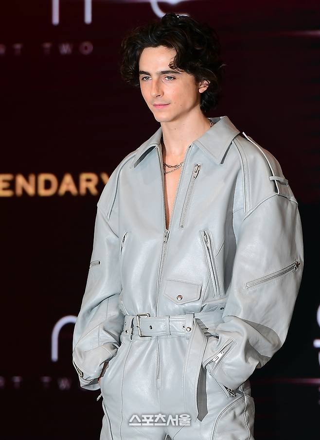 티모시 살라메가 21일 여의도 콘래드호텔에서 열린 영화 ‘듄: 파트2’ 내한 프레스컨퍼런스에서 포토타임을 갖고 있다. 출연: 티모시 샬라메, 젠데이아, 오스틴 버틀러, 스텔란 스카스가드, 감독: 드니 빌뇌브 . 2024.02.21.  강영조 기자 kanjo@sportsseoul.com