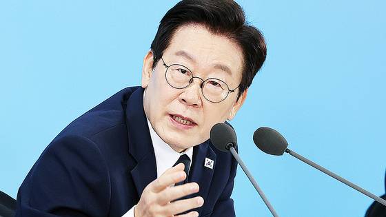 이재명 대통령이 지난 7일 오후 대전 유성구 국립중앙과학관에서 열린 다시 과학기술인을 꿈꾸는 대한민국 국민보고회에서 발언하고 있다. 뉴스1