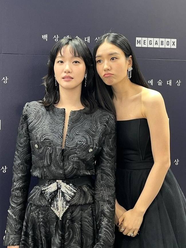 왼쪽부터 김고은, 안은진 (사진=안은진 소셜미디어