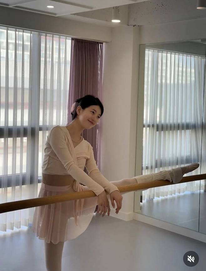 [서울=뉴시스] 수지. (사진=수지 인스타그램 캡처) 2025.11.10. photo@newsis.com *재판매 및 DB 금지