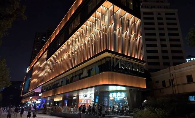 중국 상하이 황푸구에 위치한 나이트클럽 ‘INS 랜드’. 유튜브 캡처