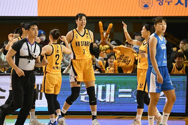 KB 박지수(7) [한국여자농구연맹 제공. 재판매 및 DB 금지]