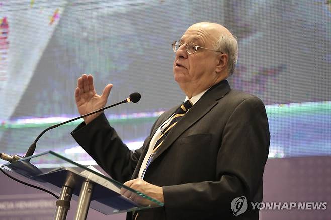 도널드 트럼프 대통령을 비판하며 사표를 낸 마크 울프 전 매사추세츠 연방지방법원 판사 [EPA 연합뉴스 자료사진]