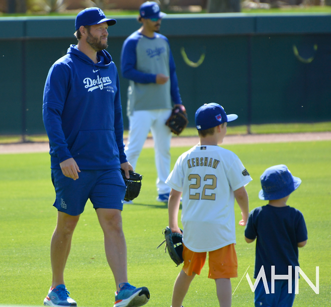 (커쇼 얼굴에 늘어난 주름처럼 그의 아이들도 훌쩍 자랐다)
