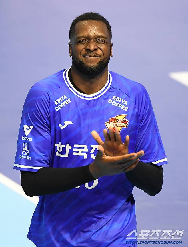 23일 인천 계양체육관에서 열린 V리그 대한항공-한국전력전. 한국전력 베논이 경기가 뜻대로 풀리지 않자 아쉬워하고 있다. 인천=정재근 기자 cjg@sportschosun.com/2025.10.23/