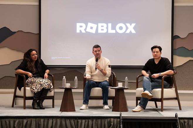 보고서에 대해 설명하는 제렛 웨스트로블록스 글로벌 CMO