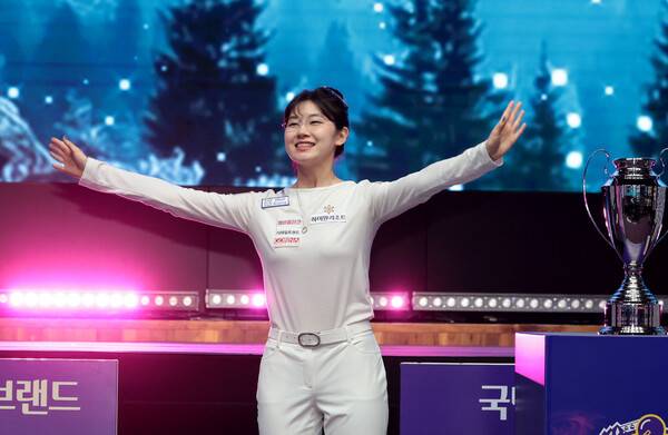 이미래가 10일 열린 여자당구 하이원리조트 챔피언십에서 우승한 뒤 기뻐하고 있다. PBA 제공