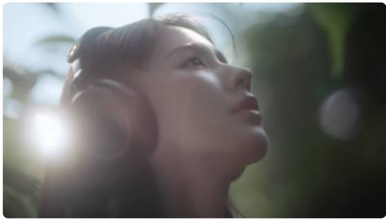 아이들 미연이 영원전야 뮤직비디오에 출연한 장면. 유튜브 캡처