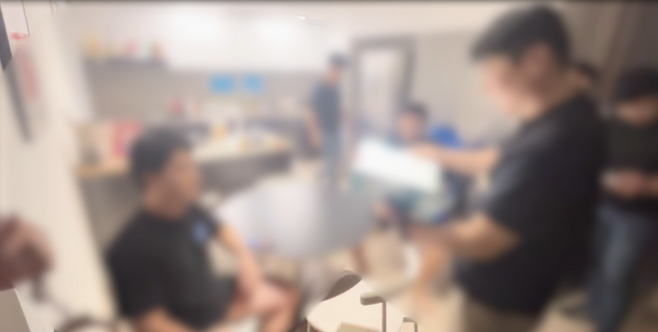 불법 대부업자 일당 검거 당시 모습. 경기남부경찰청 제공