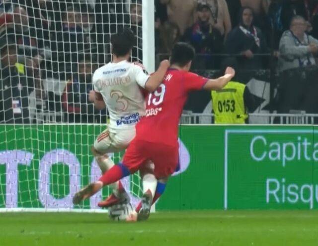 PSG와 리옹의 경기 중계 화면