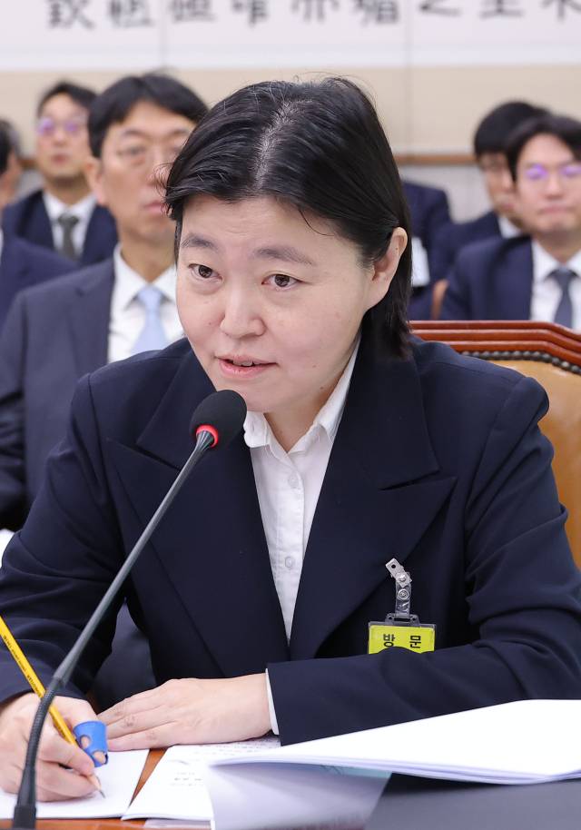▲임은정 서울동부지검장이 23일 국회 법제사법위원회 전체회의에서 의원 질의에 답변하고 있다. ⓒ연합뉴스