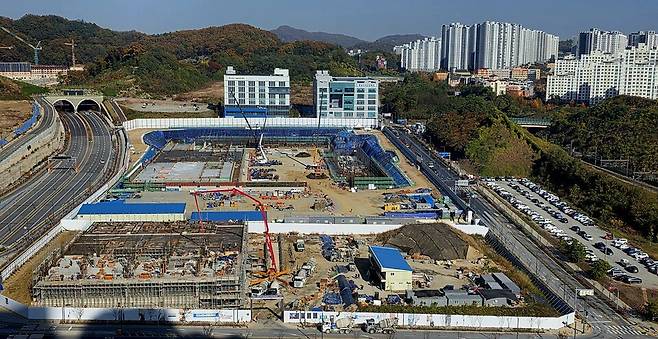 천안시 서북구 불당동 일원에 건립중인 충남국제전시컨벤션 센타 건립공사 현장 ⓒ전종규 기자